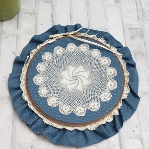 Vintage Hoop Country Style Crochet Doily
